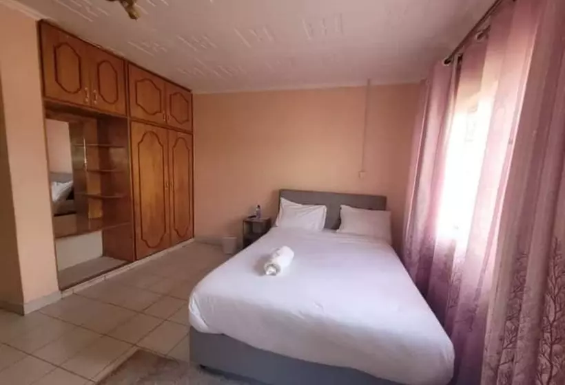 تختخواب و صبحانه 2d La Office Palace