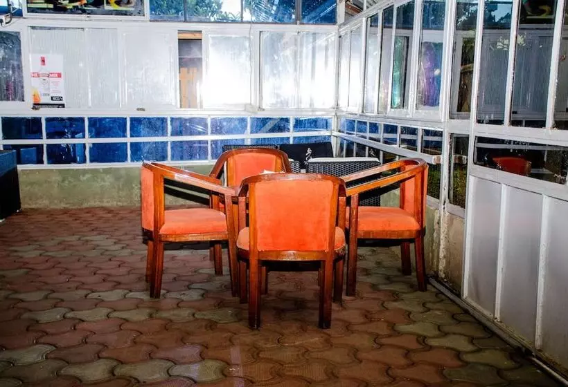 تختخواب و صبحانه 2d La Office Palace