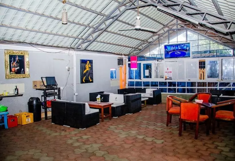 تختخواب و صبحانه 2d La Office Palace