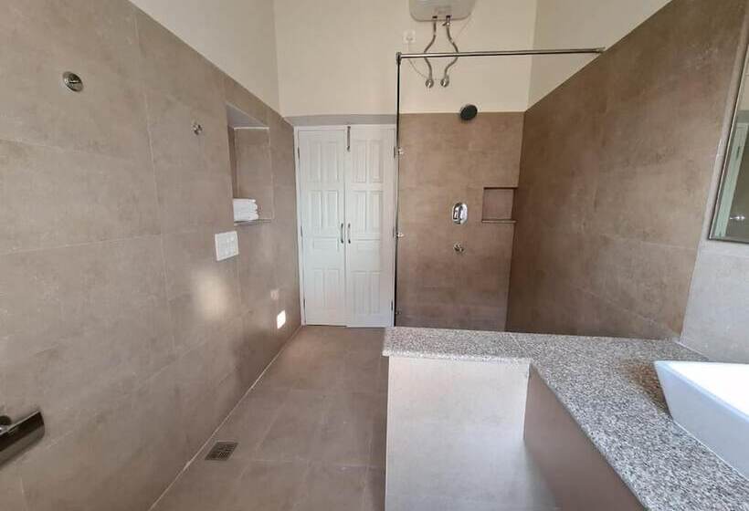 تختخواب و صبحانه The Heritage Villa