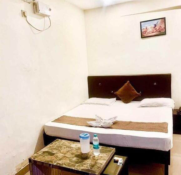 Отель Oyo 46315  Kartar