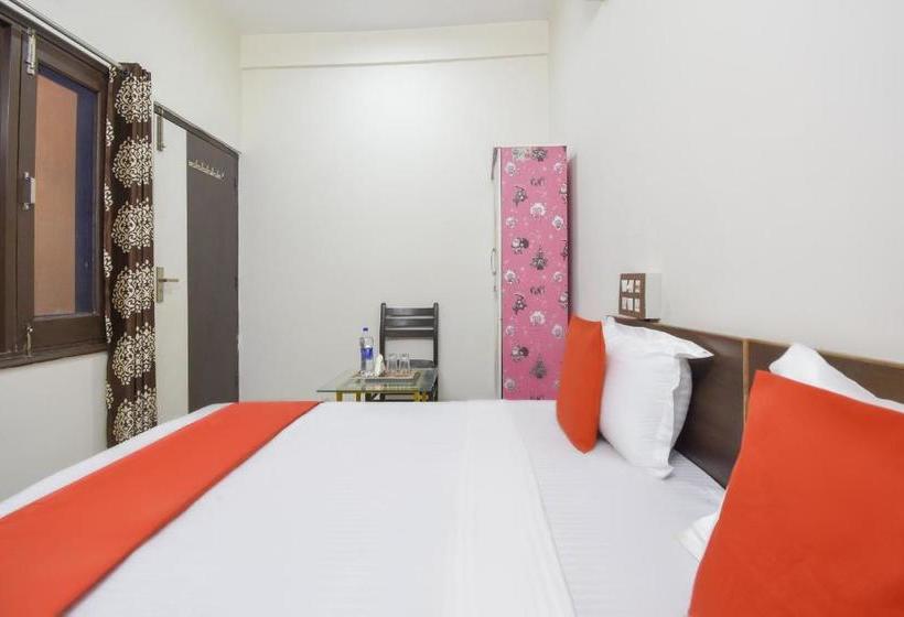 酒店 Oyo 76334 Eight Cubes