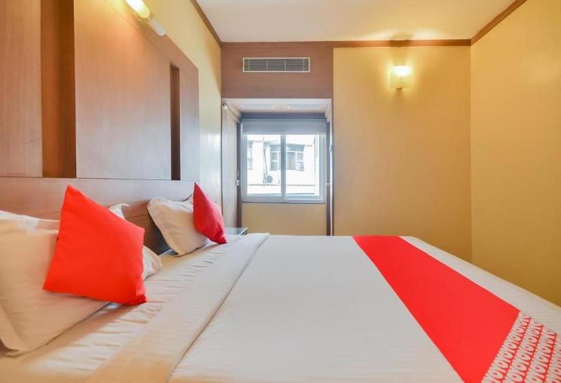 ホテル Oyo Com302 Ap V