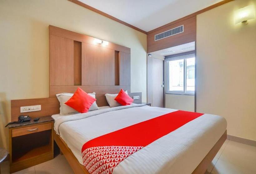 ホテル Oyo Com302 Ap V