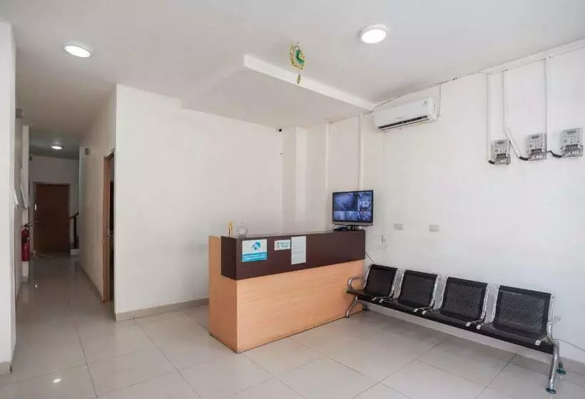 ホテル Ava Guesthouse Mitra Reddoorz Lampung