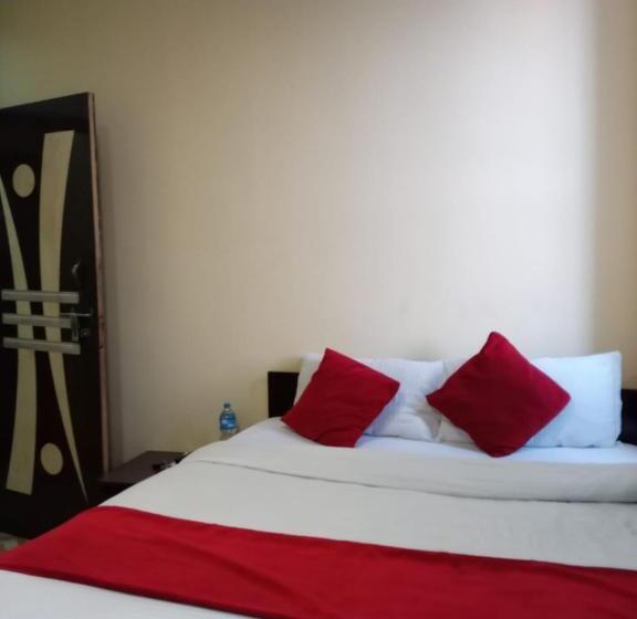 هتل C O International