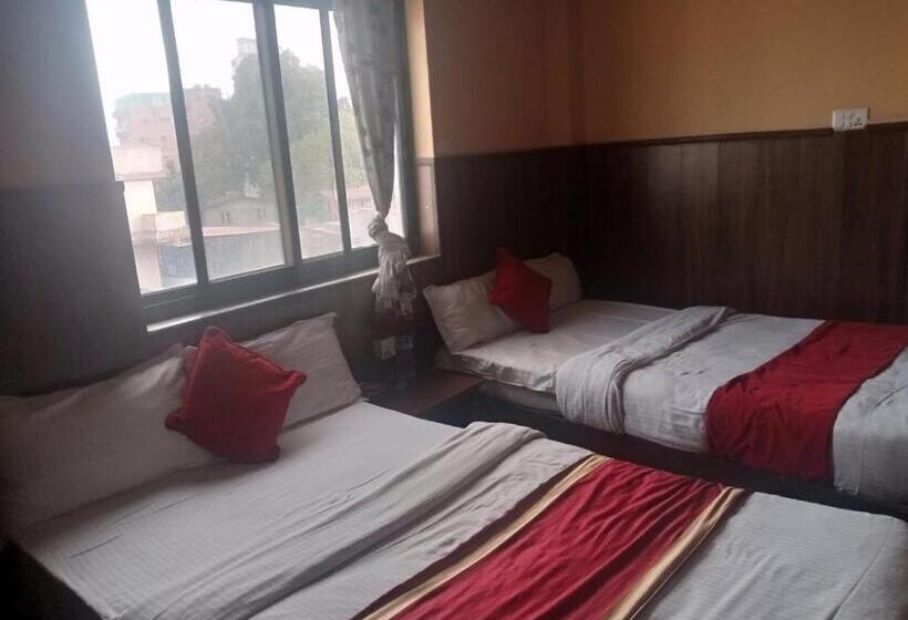 هتل C O International