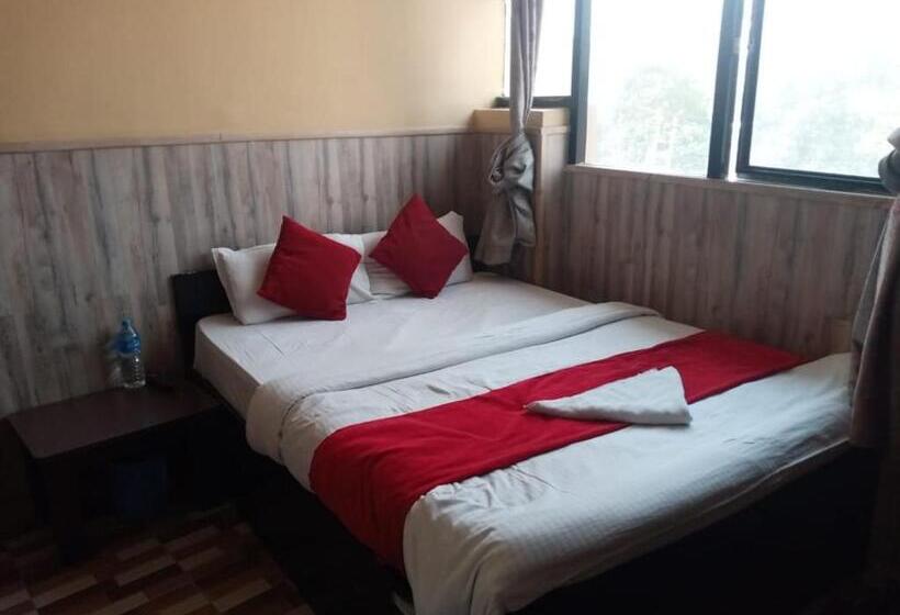 هتل C O International