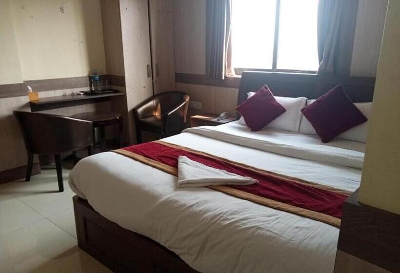 هتل C O International