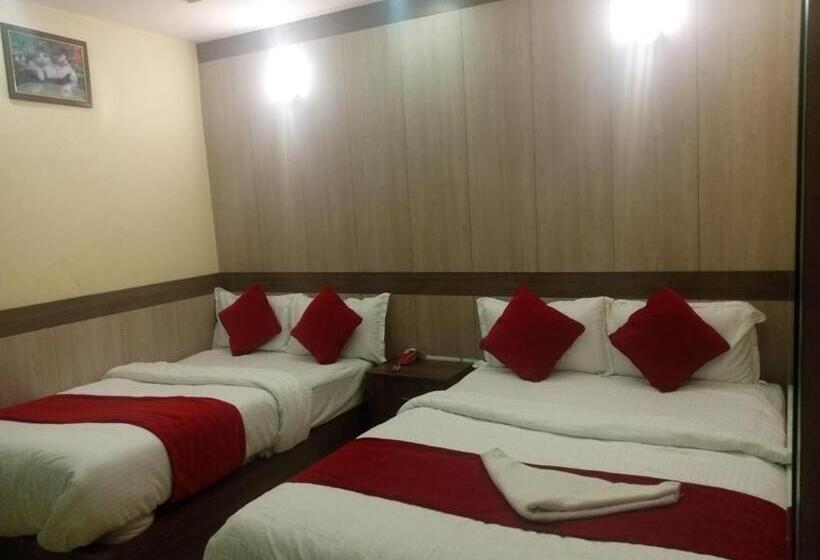 هتل C O International