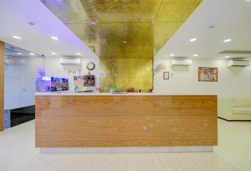 Отель Grand Suites A Unit Of D Capitol Near Delhi Airport