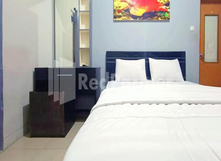 Hotell D Waru Homestay Syariah Near Jl Slamet Riyadi Mitra Reddoorz