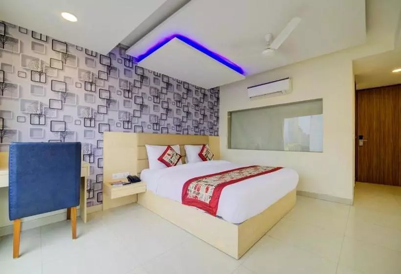 Hotelli Grand Suites   A Unit Of D Capitol Near Delhi Airport