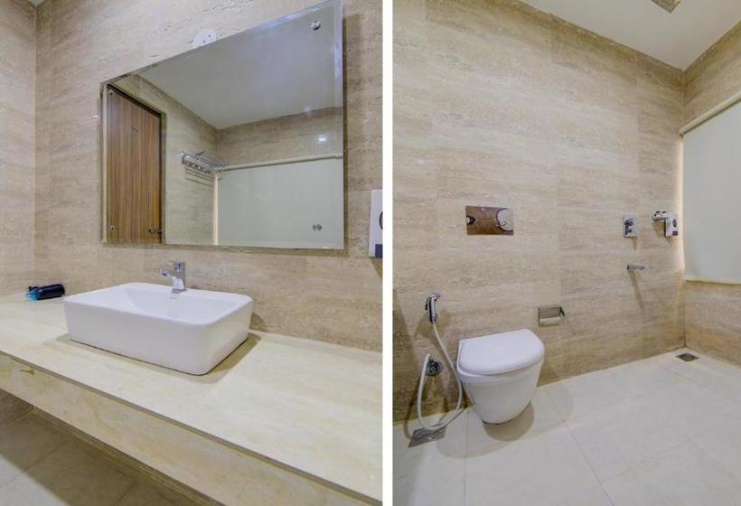 Отель Grand Suites A Unit Of D Capitol Near Delhi Airport