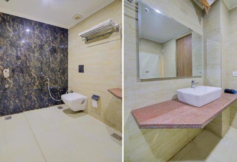 Отель Grand Suites A Unit Of D Capitol Near Delhi Airport