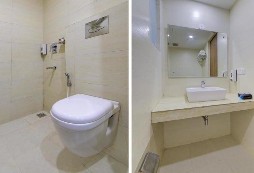 Отель Grand Suites A Unit Of D Capitol Near Delhi Airport