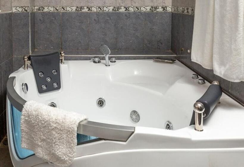 هتل Esiankiki Resort & Spa