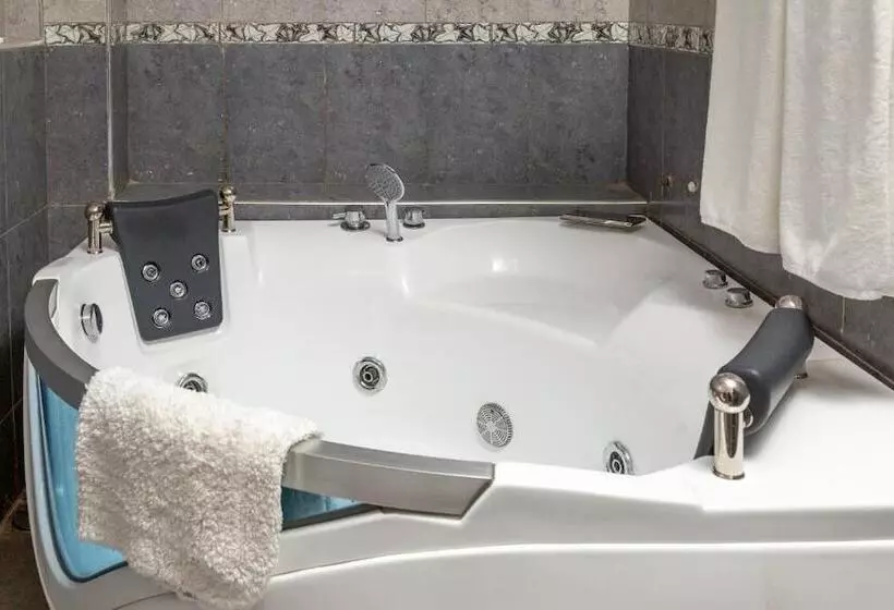 هتل Esiankiki Resort & Spa