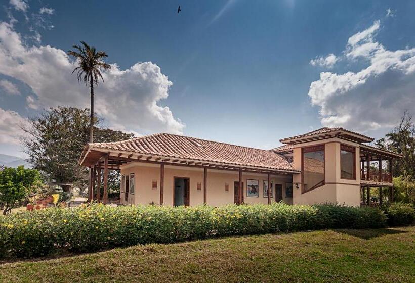 هتل Marquesa De Pinares