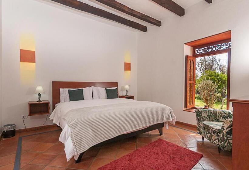 هتل Marquesa De Pinares