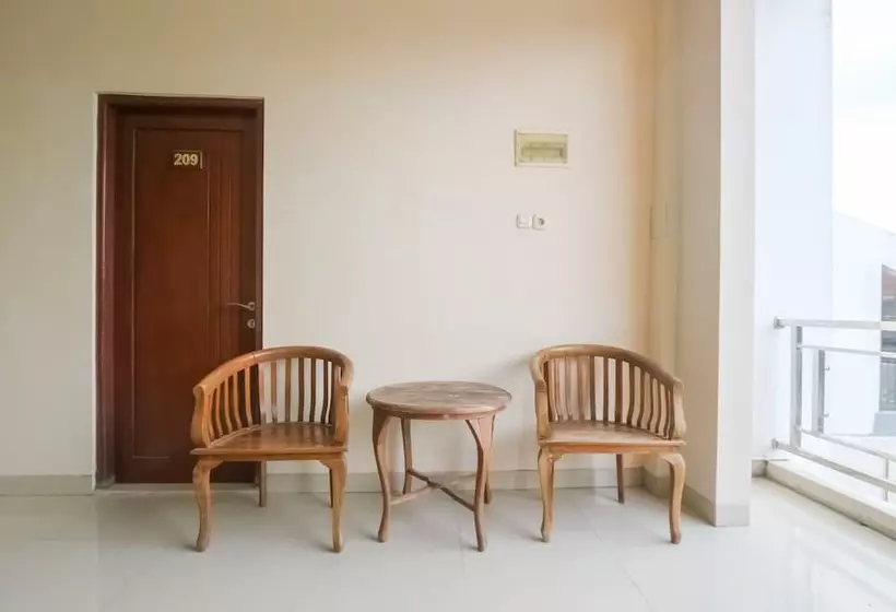 ホテル D Waru Homestay Syariah Near Jl Slamet Riyadi Mitra Reddoorz