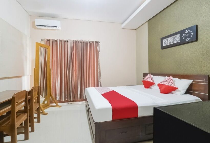 Hotell D Waru Homestay Syariah Near Jl Slamet Riyadi Mitra Reddoorz