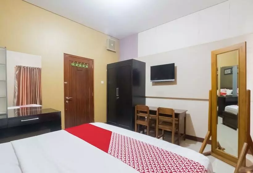 ホテル D Waru Homestay Syariah Near Jl Slamet Riyadi Mitra Reddoorz