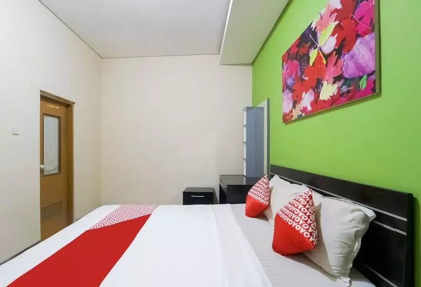 ホテル D Waru Homestay Syariah Near Jl Slamet Riyadi Mitra Reddoorz