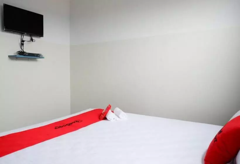 ホテル Reddoorz Near Tamansari Shopping Center Salatiga