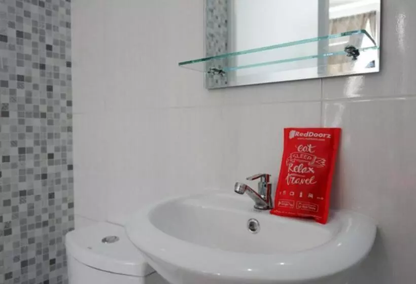 ホテル Reddoorz Near Tamansari Shopping Center Salatiga