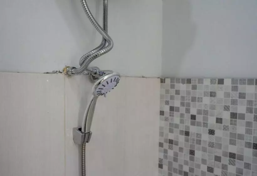 ホテル Reddoorz Near Tamansari Shopping Center Salatiga