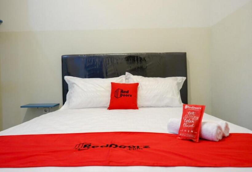 בית מלון כפרי Reddoorz Near Tamansari Shopping Center Salatiga