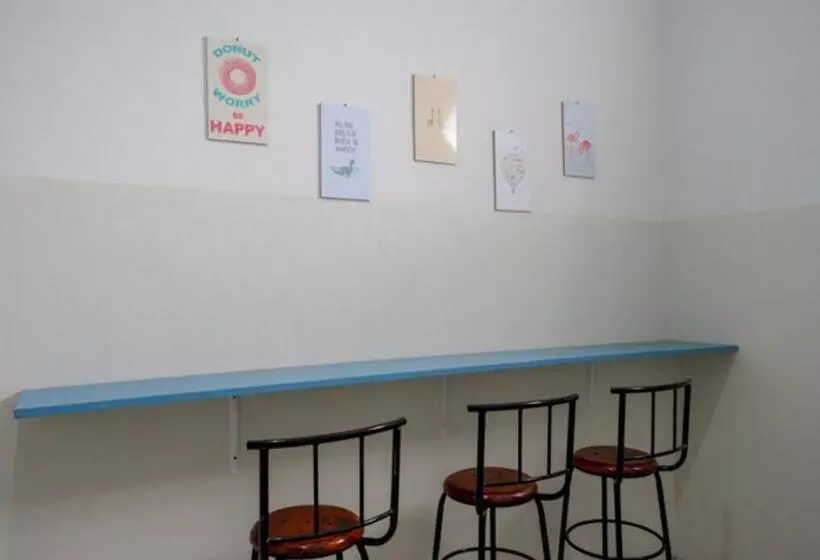 ホテル Reddoorz Near Tamansari Shopping Center Salatiga