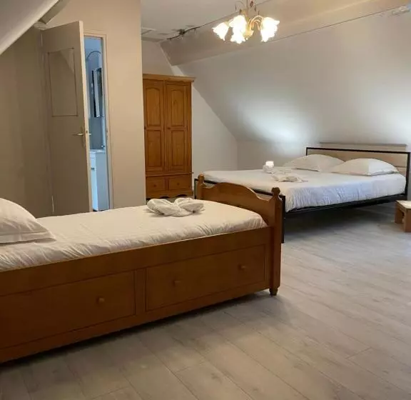 هتل Logis Hôtel  Restaurant Le Relais Guillaume De Normandy
