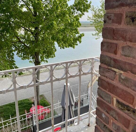 Hotel Logis Hôtel  Restaurant Le Relais Guillaume De Normandy