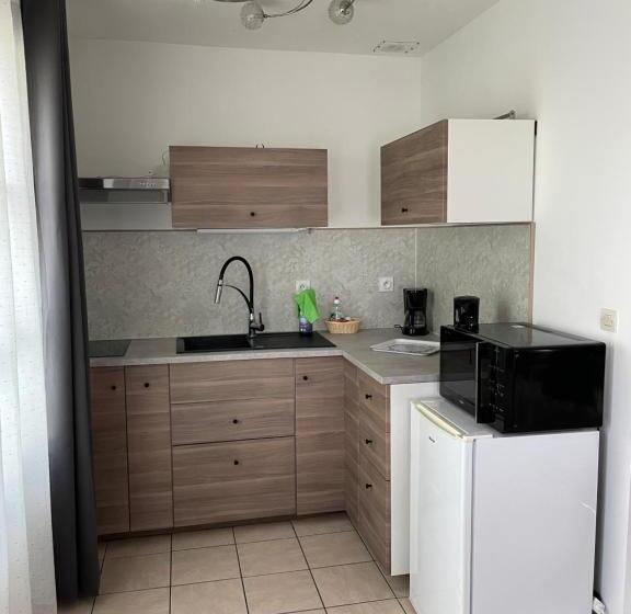 Hotel Logis Hôtel  Restaurant Le Relais Guillaume De Normandy