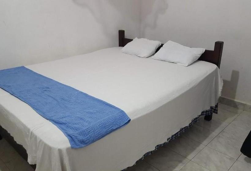 Otel Tharuka Rest Inn