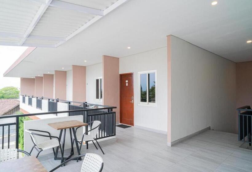 Urbanview Hotel Bubusini Batu By Reddoorz