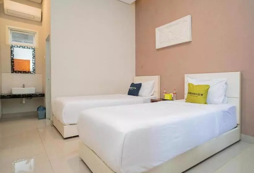 Urbanview Hotel Bubusini Batu By Reddoorz