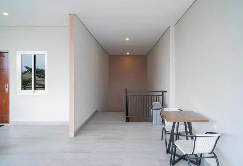 Urbanview Hotel Bubusini Batu By Reddoorz