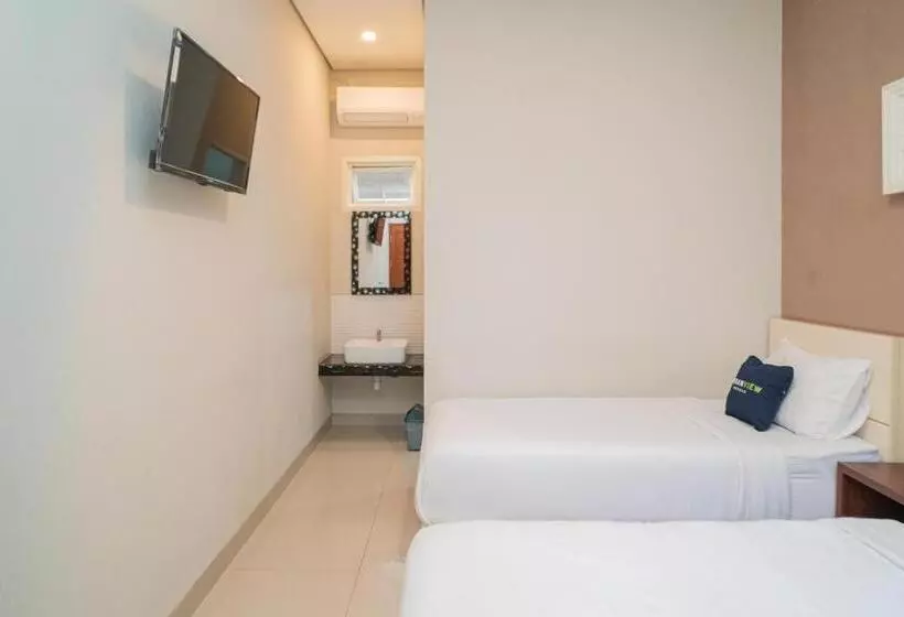 Urbanview Hotel Bubusini Batu By Reddoorz