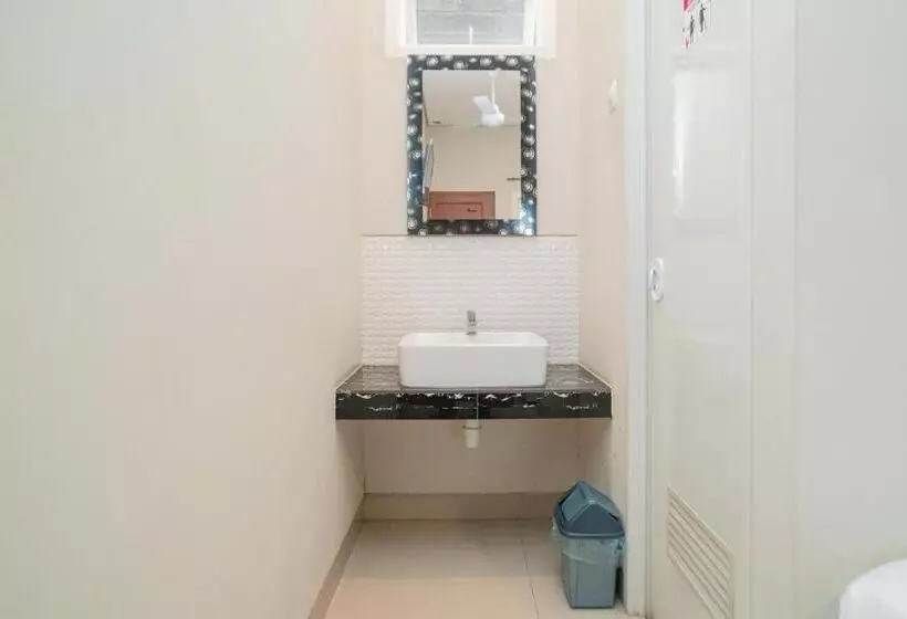 Urbanview Hotel Bubusini Batu By Reddoorz