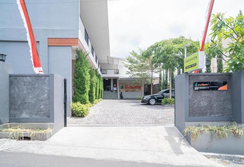Urbanview Hotel Bubusini Batu By Reddoorz