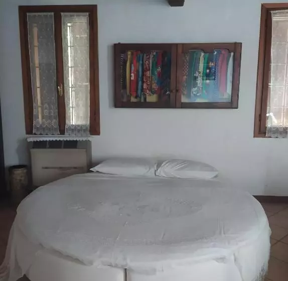 ベッドアンドブレックファースト La Rosa Selvatica