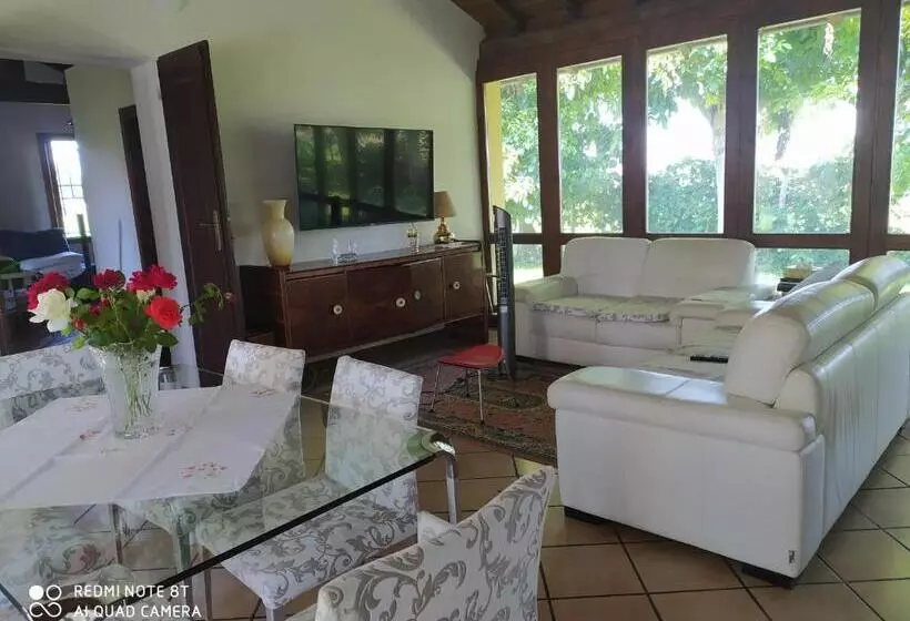 ベッドアンドブレックファースト La Rosa Selvatica