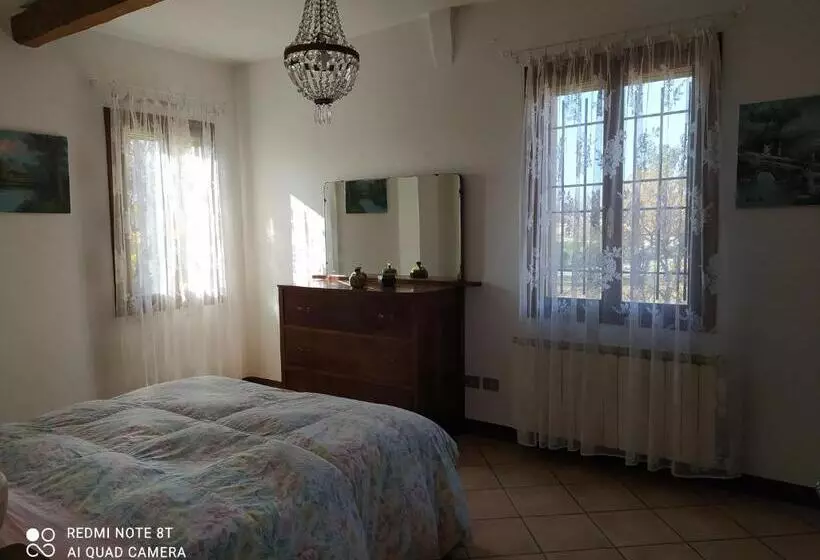 ベッドアンドブレックファースト La Rosa Selvatica