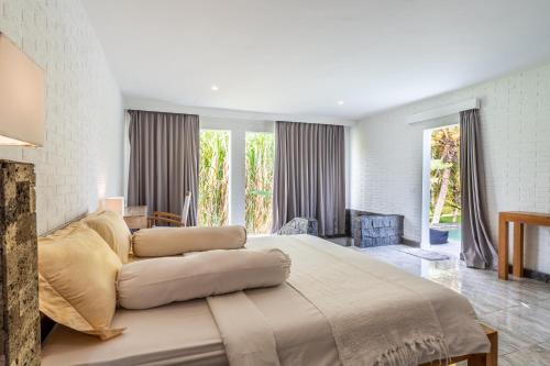 ホテル Deluxe White Cube