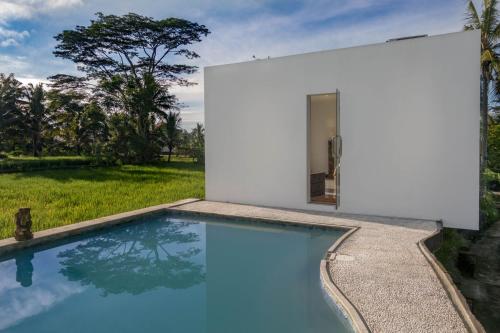 ホテル Deluxe White Cube