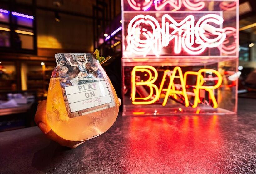 هتل Moxy Portland Downtown