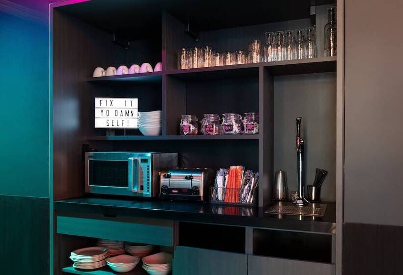 هتل Moxy Portland Downtown